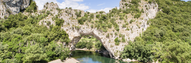 Descente de l'Ardèche 8km le pont d'arc
